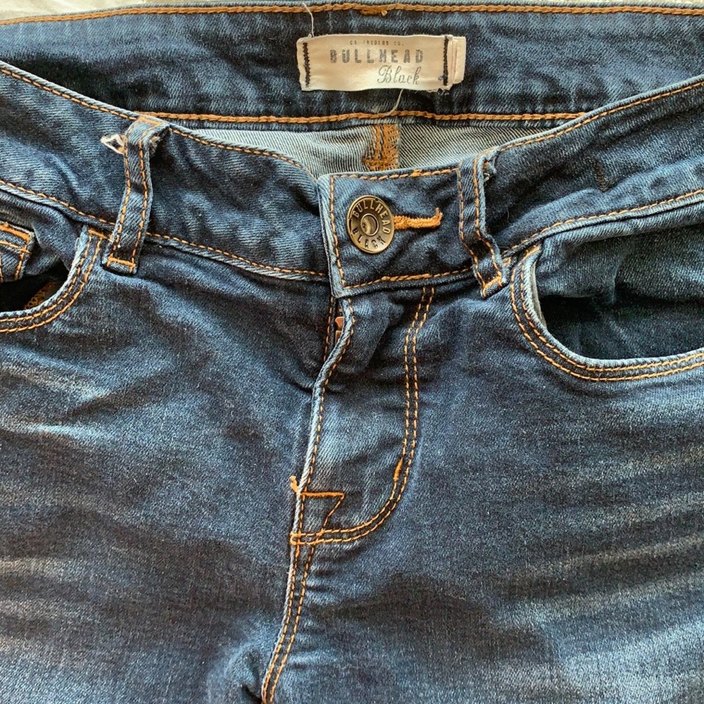 Woman’s Bullhead Skinny Jeans